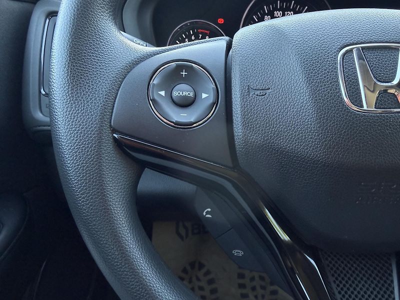 Honda HR-V 1.5 i-VTEC Comfort - fotka 18 z 21