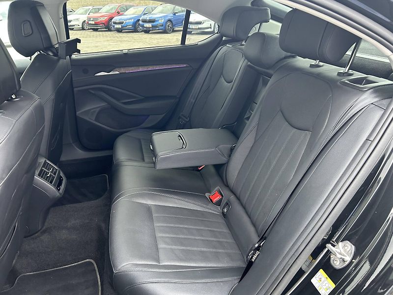 Škoda Superb L&K 7DSG 2,0TDI - fotka 9 z 26