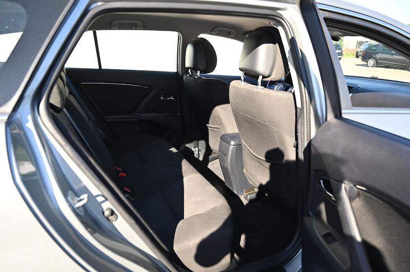 Toyota Avensis 1.8  108KW Kombi Sol 10/2009 - fotka 26 z 33