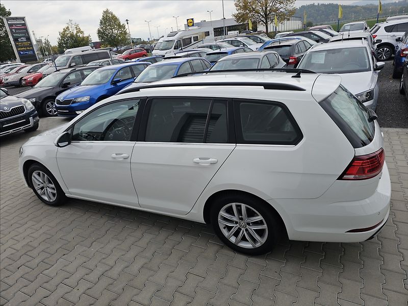 Volkswagen Golf VII 1,4 TSi Highline NAVI - fotka 9 z 52