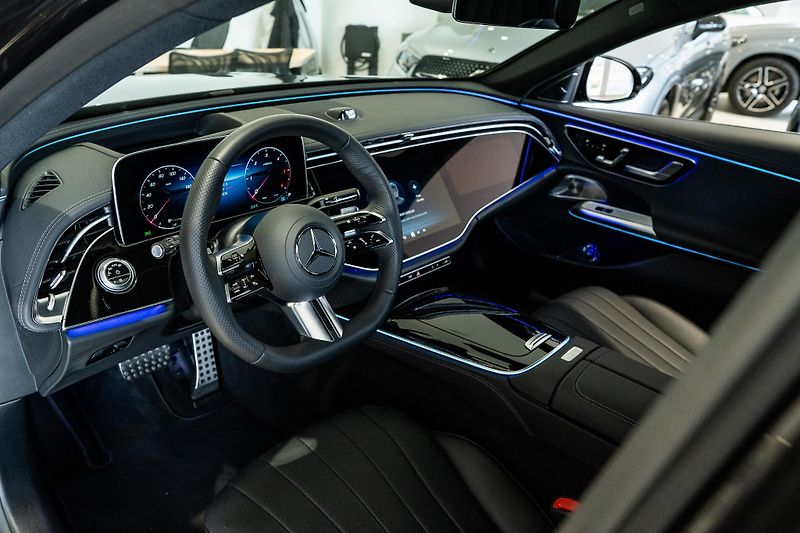 Mercedes-Benz Třídy E (2024) E 450 d 4M/AMGPREMIUM/360/ESP - fotka 10 z 19