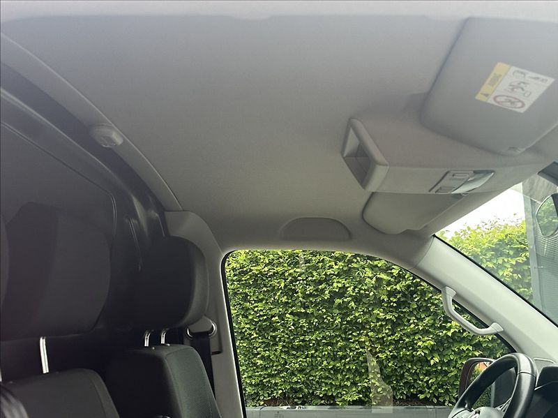 Volkswagen Transporter 2,0 TDI 150PS  L2H1 DSG Dílna - fotka 25 z 53
