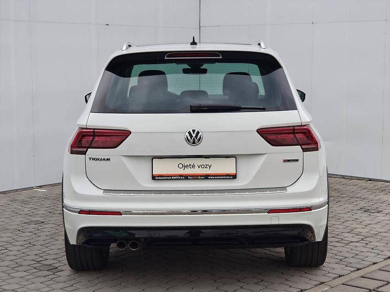 Volkswagen Tiguan R-Line Highline 4Motion DSG 2, - fotka 28 z 30