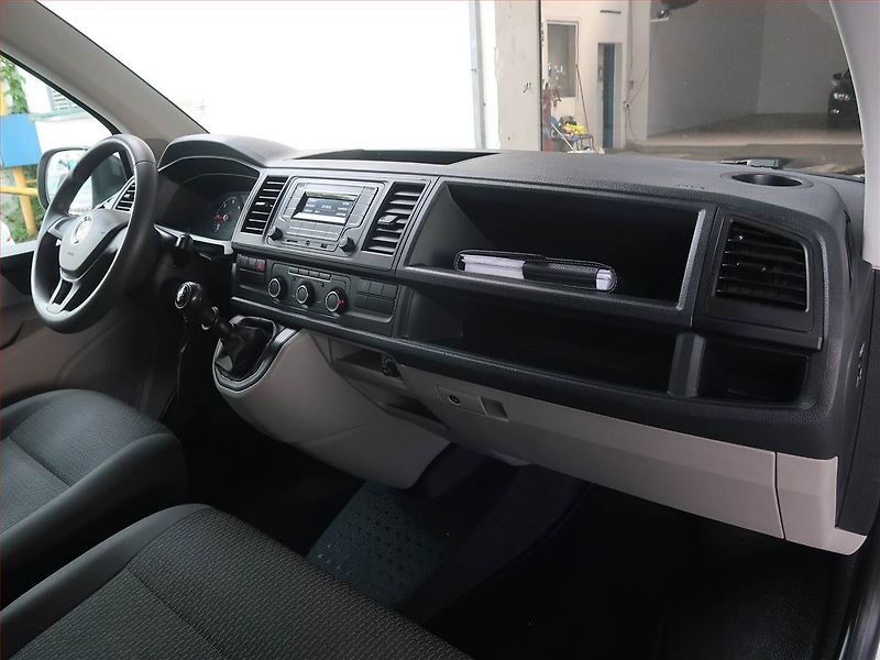 Volkswagen Caravelle (2019) 2.0 TDI, 1Maj - fotka 14 z 15