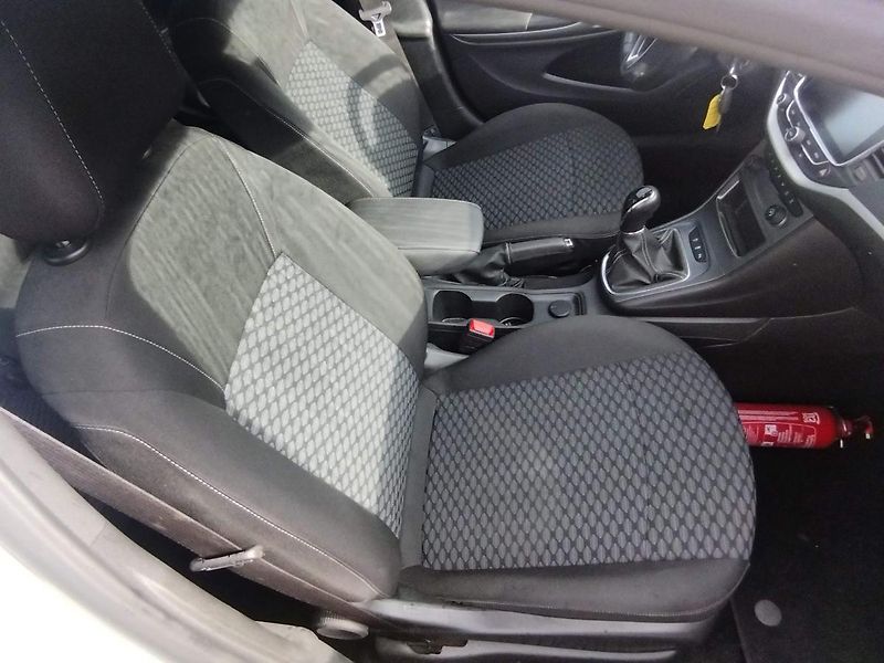 Opel Astra (2018) K 1.0 77kW, navi,  - fotka 16 z 22