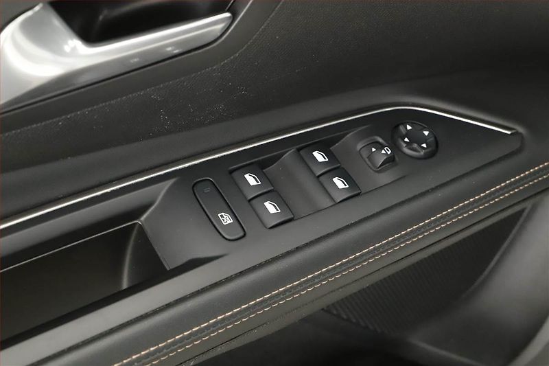 Peugeot 5008 (2019) PureTech 180 - fotka 21 z 21