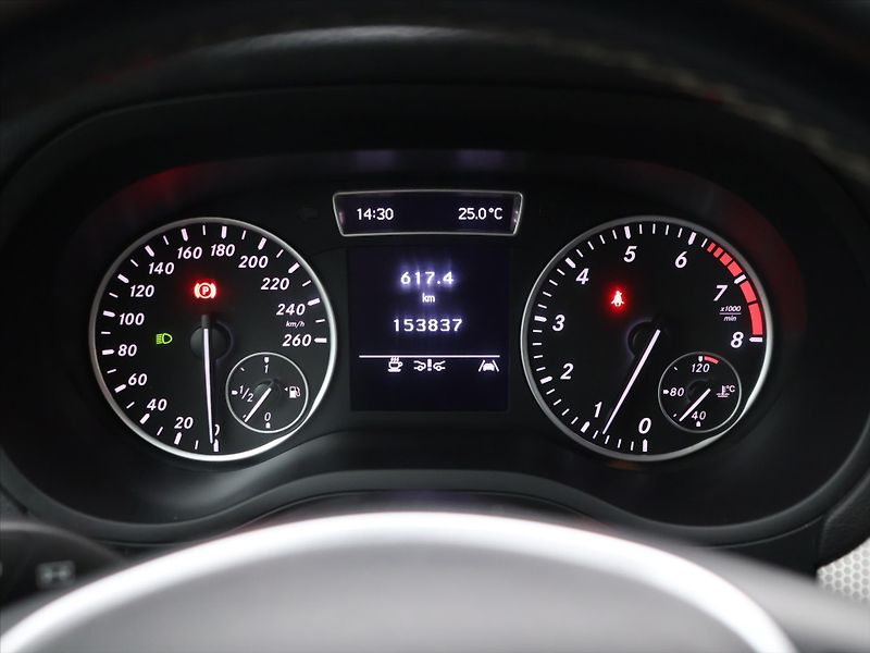 Mercedes-Benz Třídy B 1,6 200i 138kW Navi Xenon - fotka 18 z 37