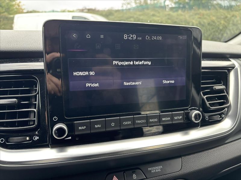Kia Stonic 1,0 TGDi 73kW TOP ZÁRUKA NAVI - fotka 23 z 38