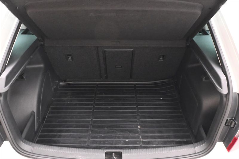 Škoda Rapid 1,6 TDI 85kW Style Záruka až 5 - fotka 10 z 29