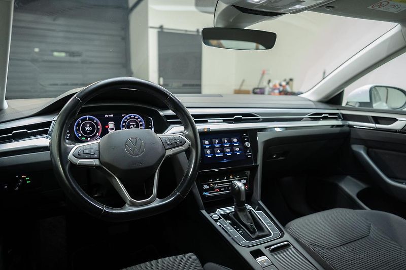 Volkswagen Arteon 2.0 TDI DSG  R-Line 110 kW - fotka 11 z 29