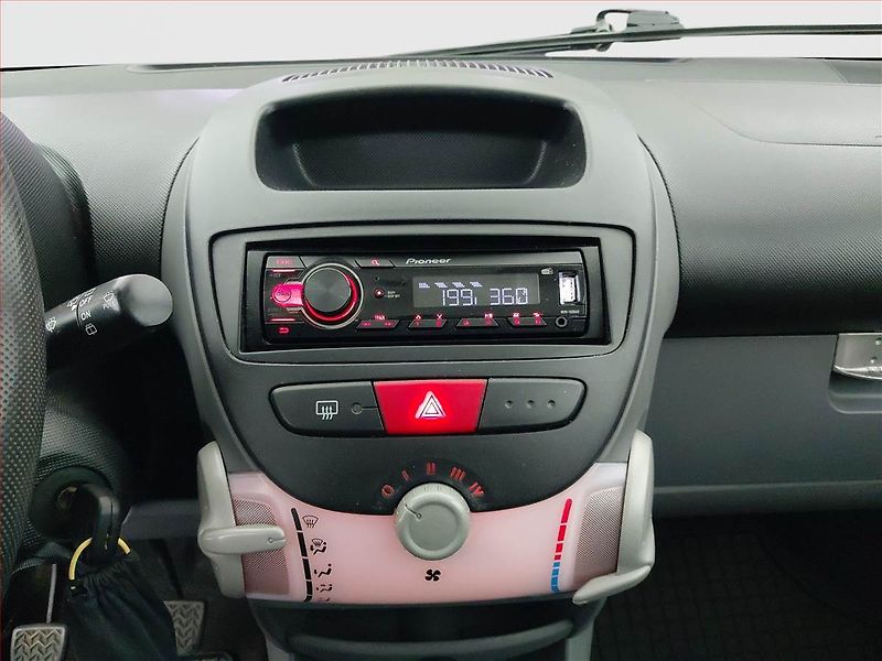 Citroën C1 (2008) 1.0, po STK, jezdí výborně - fotka 12 z 14
