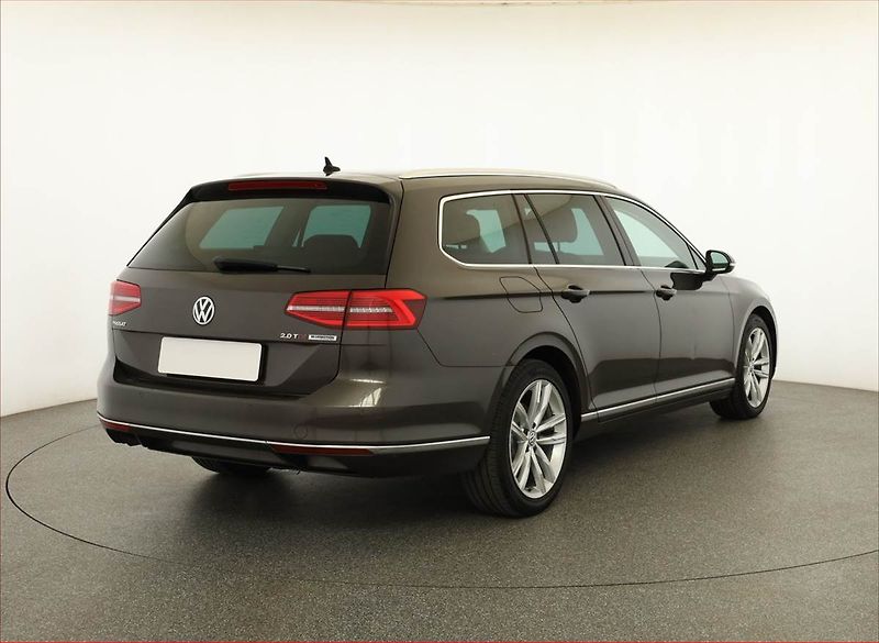 Volkswagen Passat (2016) Highline 2.0 TDI, Automat - fotka 5 z 19