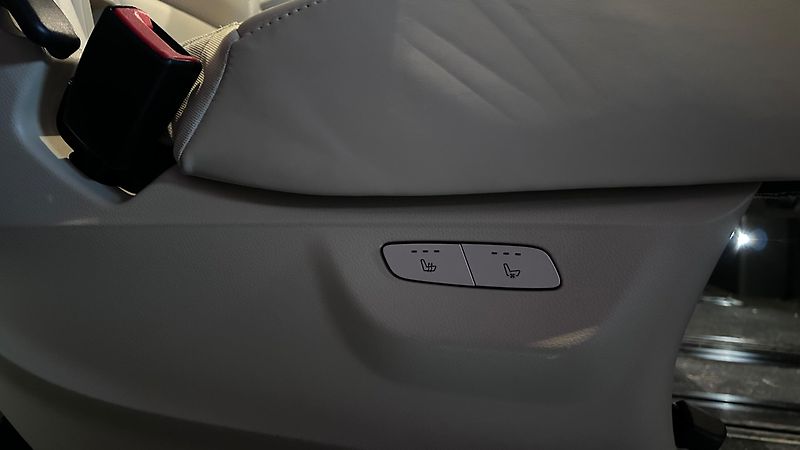 Mercedes-Benz Třídy V (2023) 300 Exclusive L 4M AIR LEDNICE - fotka 35 z 46