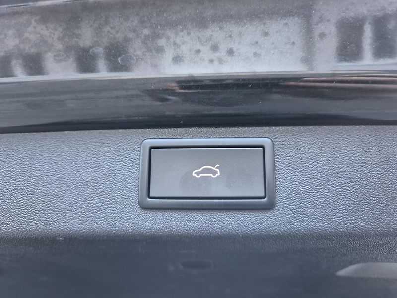 Škoda Enyaq 150kw, iV80 19ALU SOH 95% - fotka 44 z 47