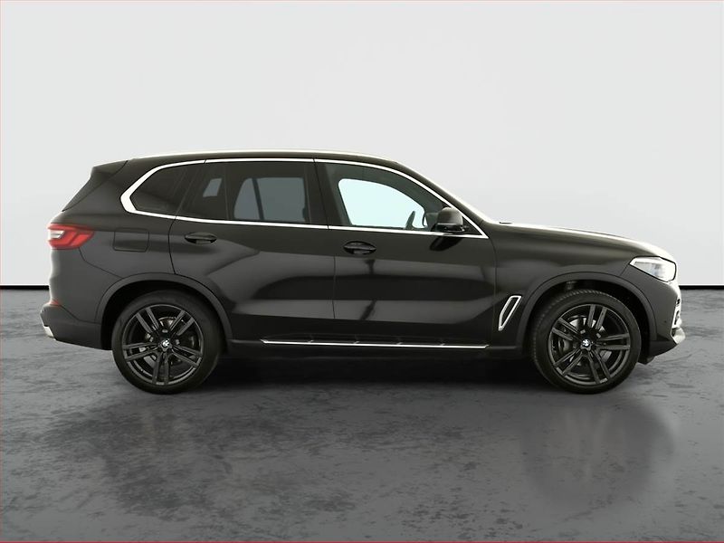 BMW X5 (2021) xDrive30d - fotka 6 z 21