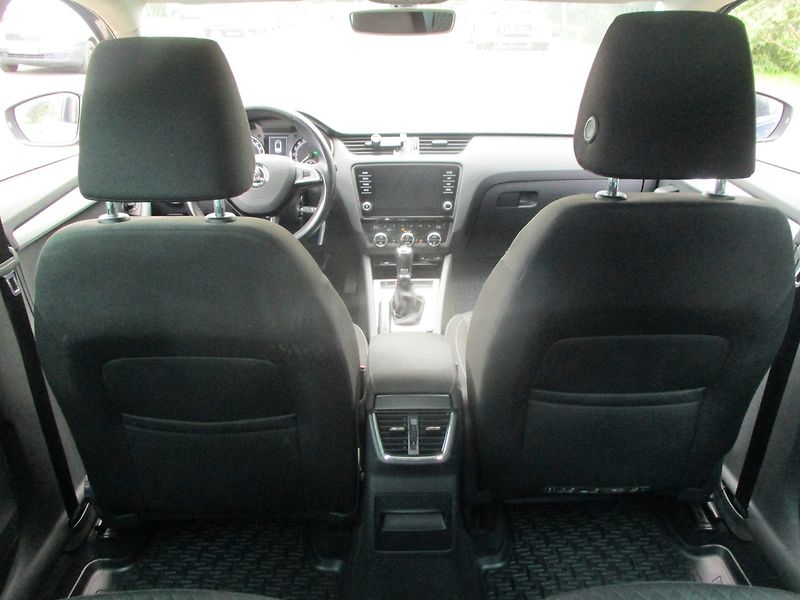 Škoda Octavia 2,0 TDi Drive DSG panorama - fotka 6 z 28