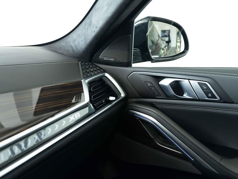 BMW X6 xDrive40i - fotka 16 z 24