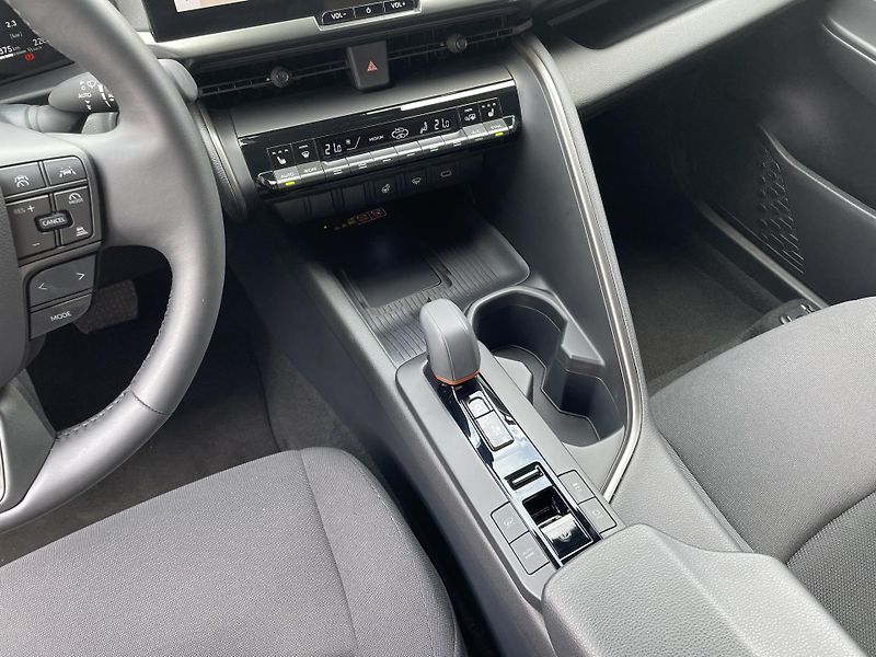 Toyota C-HR STYLE 2.0 PHEV 164 kW - fotka 17 z 29