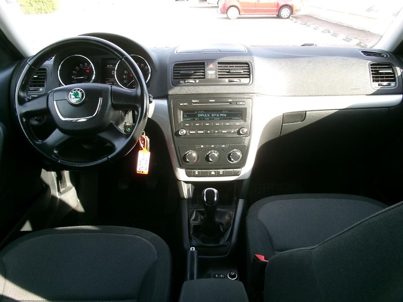 Škoda Yeti (2012) 2,0TDI 4x4 AC TAŽNÉ 1.MAJ - fotka 19 z 26
