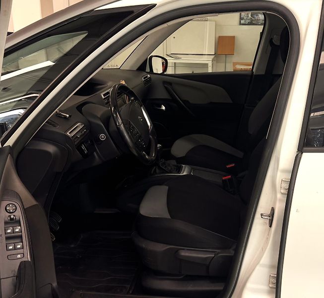 Citroën Grand C4 Picasso 1.6 HDI,Intensive ,ČR, 7 míst - fotka 10 z 29