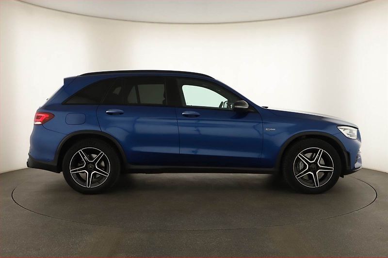 Mercedes-Benz GLC (2021) 43 AMG - fotka 6 z 28