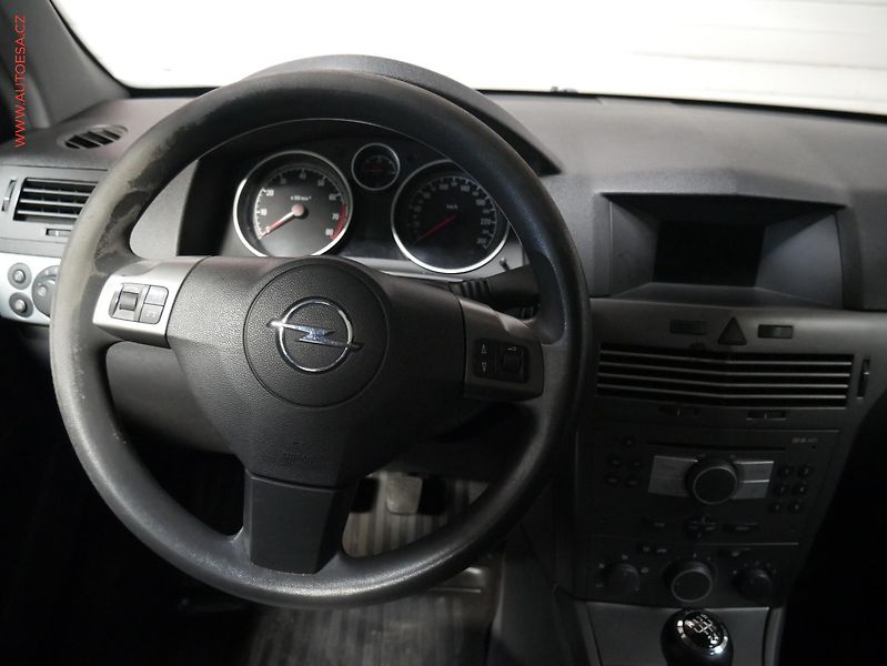 Opel Astra (2005) 1.4 16V, AC - fotka 13 z 18