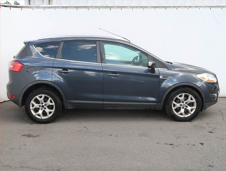 Ford Kuga (2009) Trend 2.0 TDCi, 4X4, Navi - fotka 6 z 18