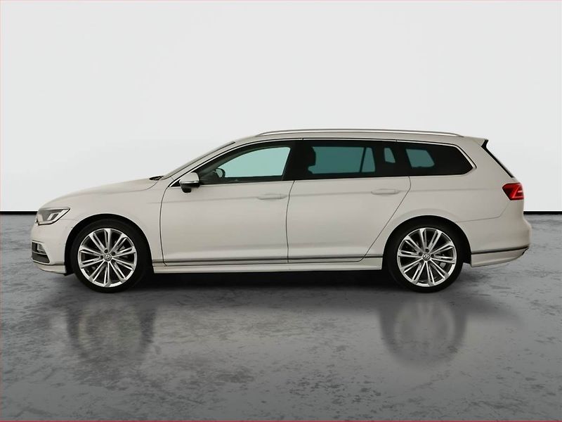Volkswagen Passat (2017) R-Line 2.0 TDI, Kůže - fotka 3 z 20