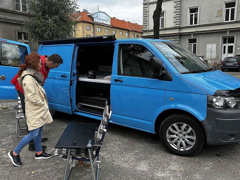 DIY karavan festival na Žižkárně v Českých Budějovicích. Dodávka Stanislava Vlažného.
