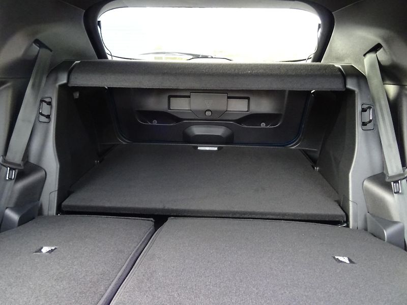 Peugeot 2008 (2026) ALLURE Turbo 100k MAN6 - fotka 15 z 45