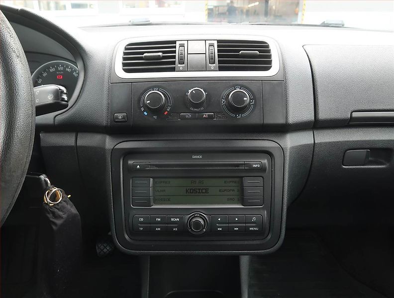 Škoda Fabia (2008) Ambition 1.2 12V, Serv.kniha - fotka 12 z 15