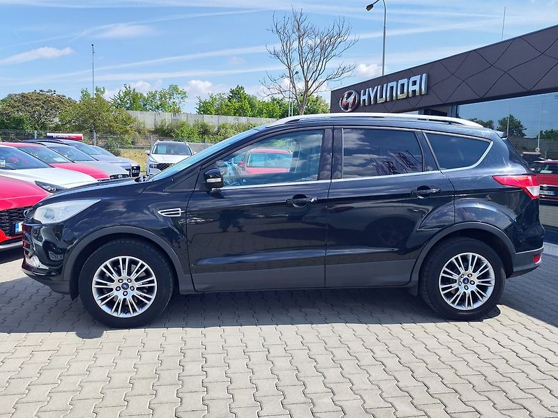 Ford Kuga 2.0 TDCi/103kW Titanium - fotka 8 z 31
