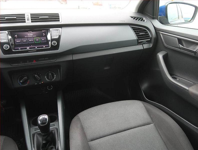 Škoda Fabia (2019) 1.0, Park. senzory - fotka 8 z 15