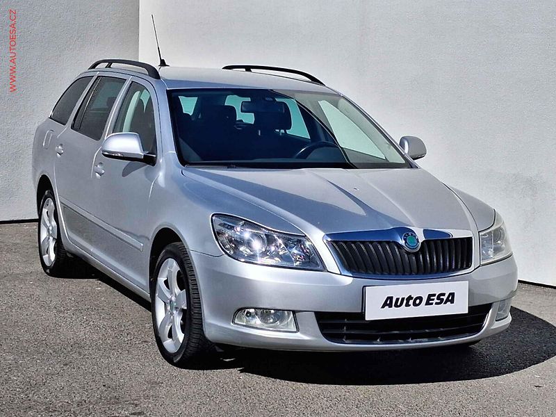 Škoda Octavia (2012) 1.6 TDi, 2.maj,ČR, Elegance - fotografie inzerátu