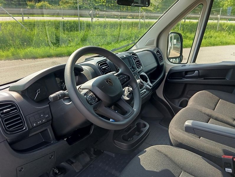 Peugeot Boxer (2026) Sklopný Valník L3 180k MAN6 - fotka 21 z 26