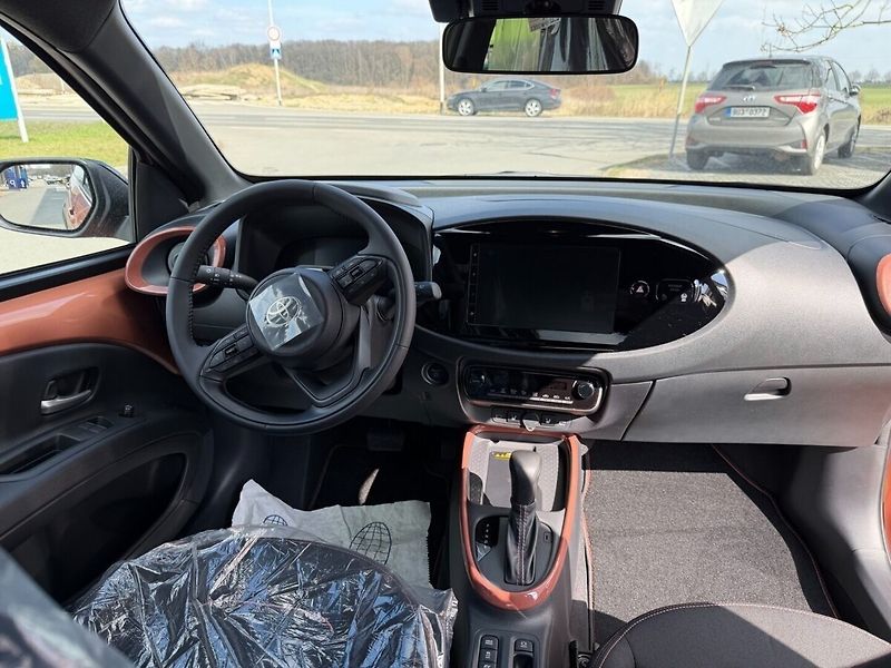 Toyota Aygo 1.5HEV Style - fotka 6 z 7