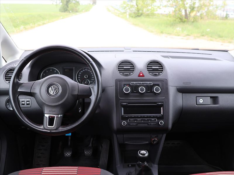 Volkswagen Caddy 1,2 TSI 77kW Roncalli - fotka 16 z 26