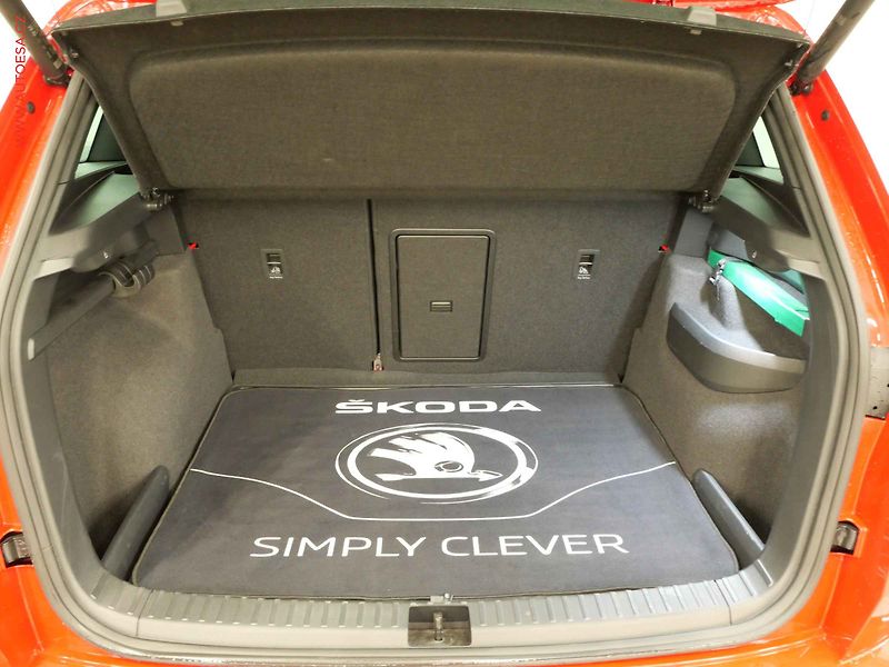 Škoda Karoq (2022) 2.0TSi 4x4, 1.maj,ČR, DSG - fotka 7 z 22