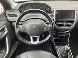 Peugeot 2008 (2018) 1.2 PT, Allure, navi, park - náhled 11