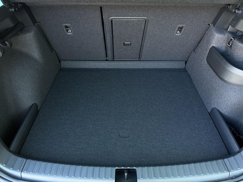 Škoda Karoq 2.0TDi 4x4 DSG 150PS Sportline - fotka 43 z 46