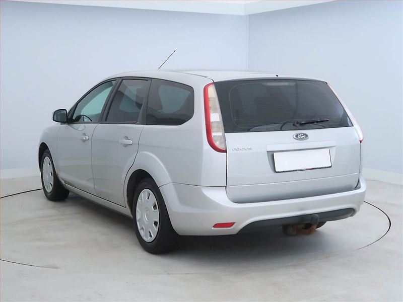 Ford Focus (2008) 1.6 16V, v provozu - fotka 4 z 14