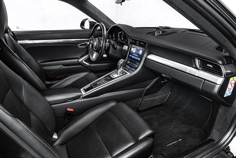 Porsche 911 Carrera 991 Sport Chrono BOSE - fotka 12 z 24