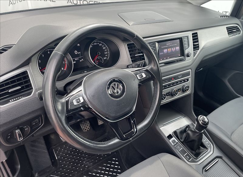Volkswagen Golf Sportsvan 1,2 TSi,STK 8/28,serv.kn. - fotka 12 z 26