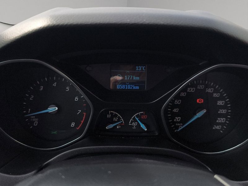 Ford Focus (2014) 1.0 74kW, ČR, 1. majitel, klim - fotka 15 z 21