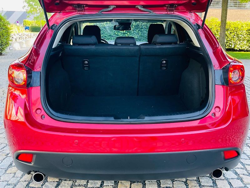 Mazda 3 2.0i MANUÁL LED KAMERA VÝHŘEV - fotka 19 z 48