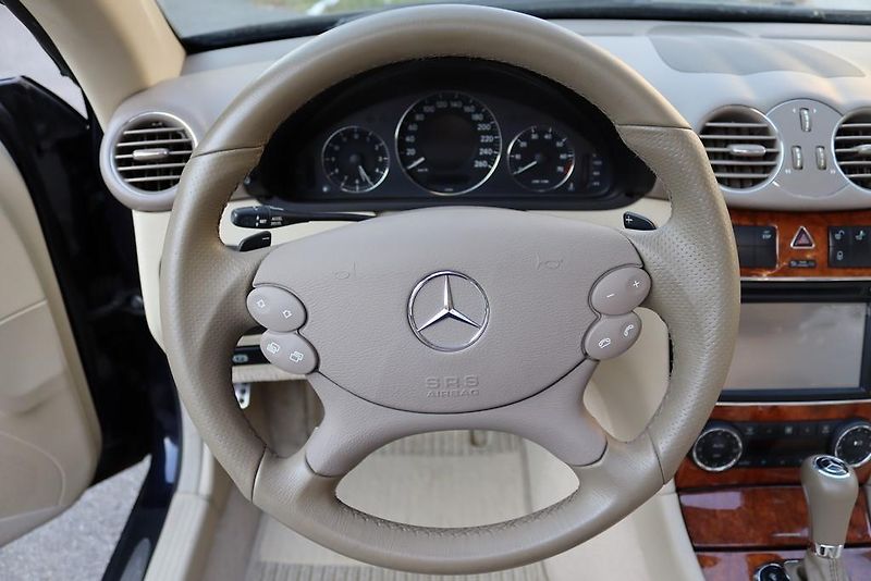Mercedes-Benz CLK 550 AMG CABRIO 285kW - fotka 26 z 50