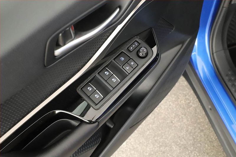 Toyota C-HR (2018) Selection 1.8 Hybrid - fotka 14 z 16