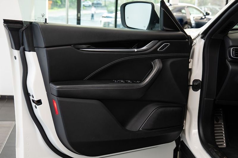 Maserati Levante 360/Pano/Vyhřívaná/Ventilovaná - fotka 6 z 25