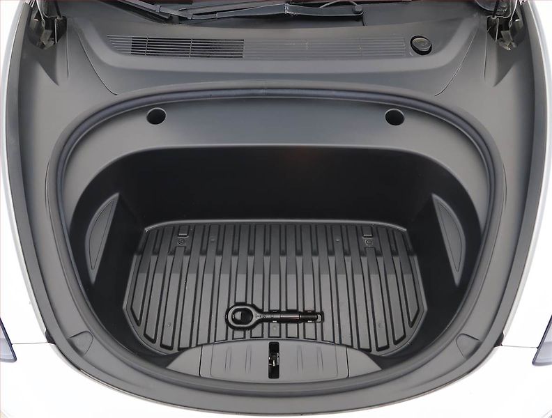 Tesla Model 3 (2021) Std Range Plus LFP, SoH 93% - fotka 15 z 33