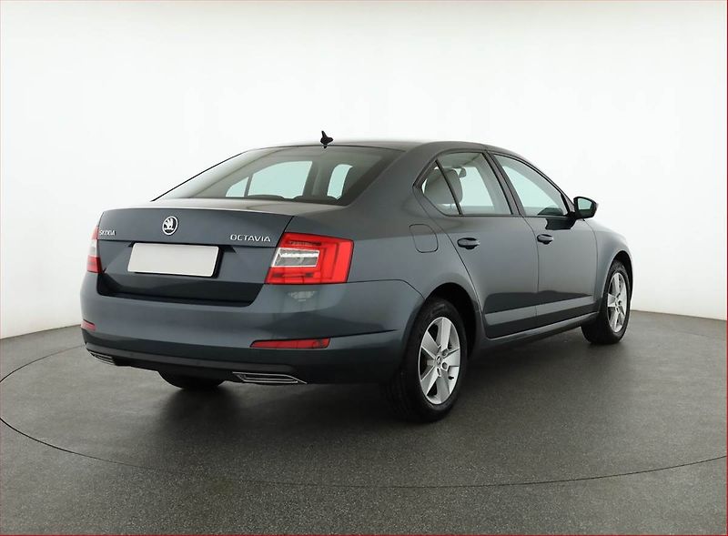 Škoda Octavia (2016) 1.6 TDI, Navi, Tempomat - fotka 5 z 17